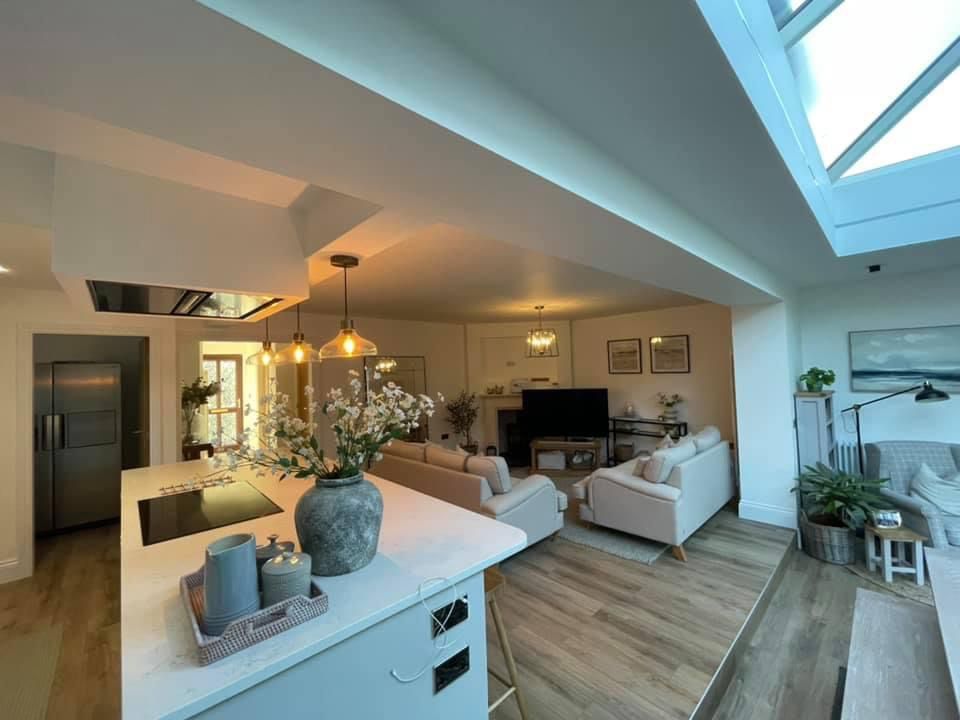 Ceiling lighting